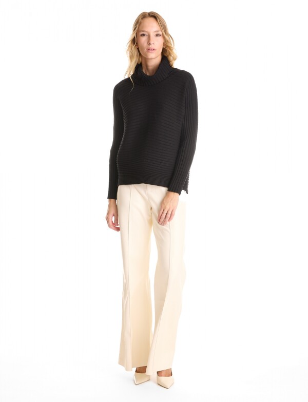 Buzo Acanalado Cuello Alto NEGRO