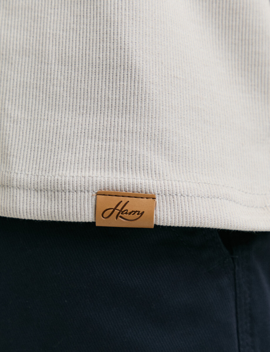 520912 REMERA HARRY Beige