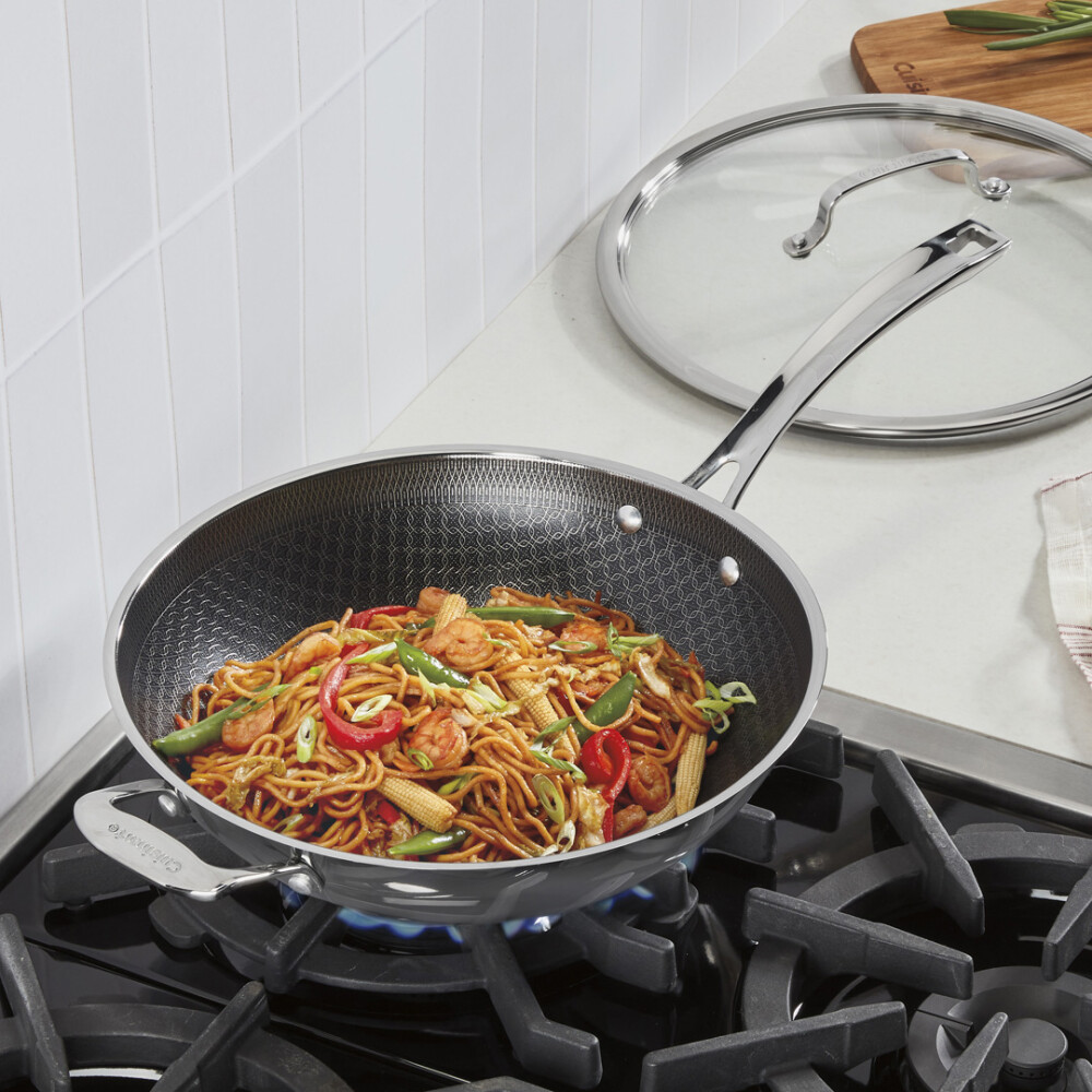Cuisinart® FUSIONPLUS HYBRID ACERO INOXIDABLE 12" WOK CON TAPA Y HELPER MANGO N/A