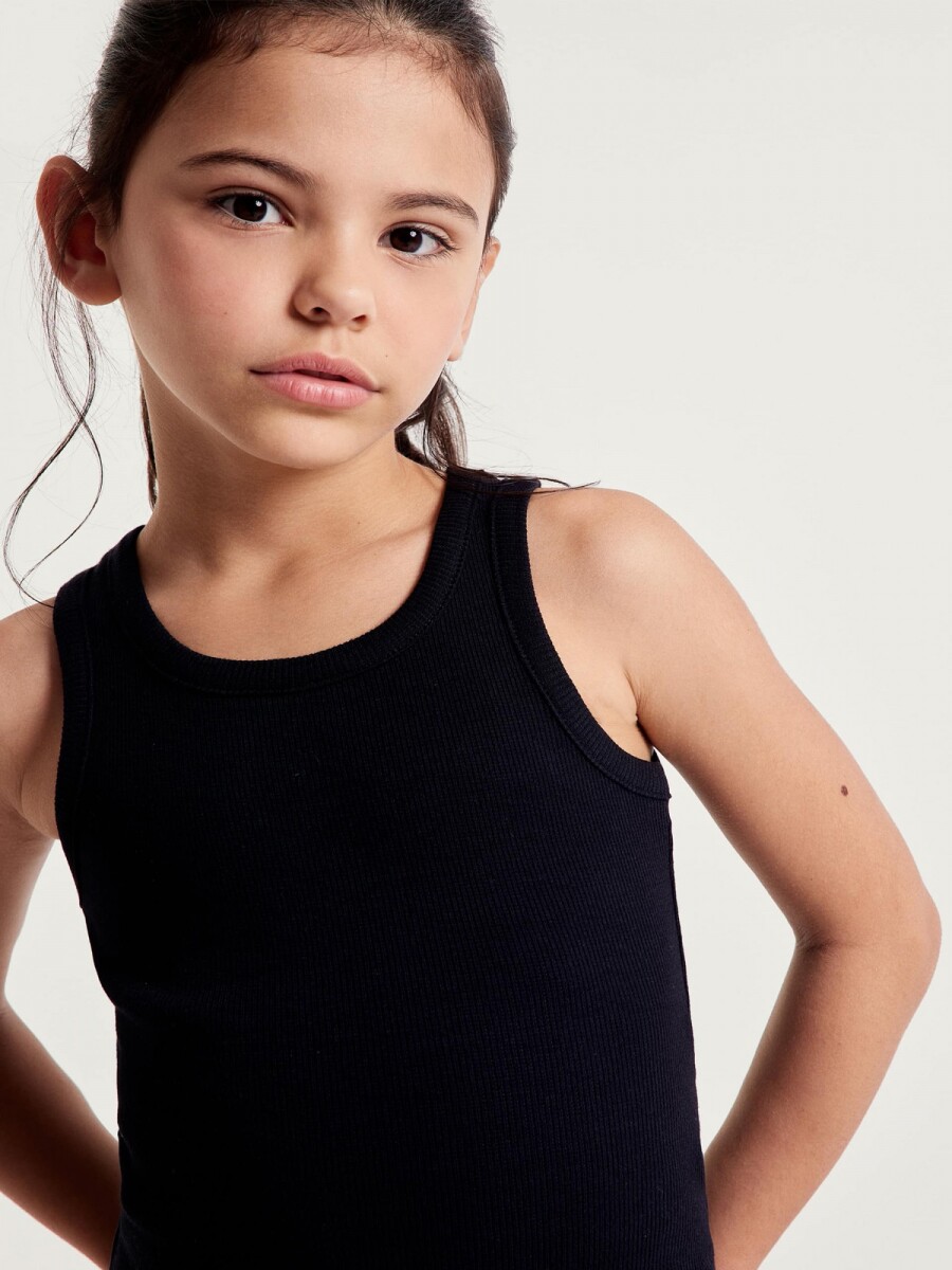 MUSCULOSA BÁSICA INFANTIL - NEGRO 