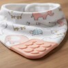 Babero bandana con mordillo BUBA safari rosa