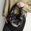 Cartera al hombro Poolside en paillette metalizado Negro
