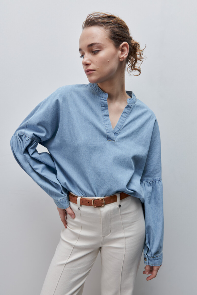 BLUSA TOPO Celeste