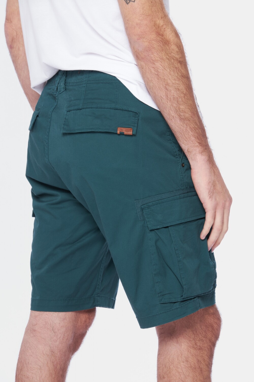 BERMUDA CARGO CON SPANDEX Verde