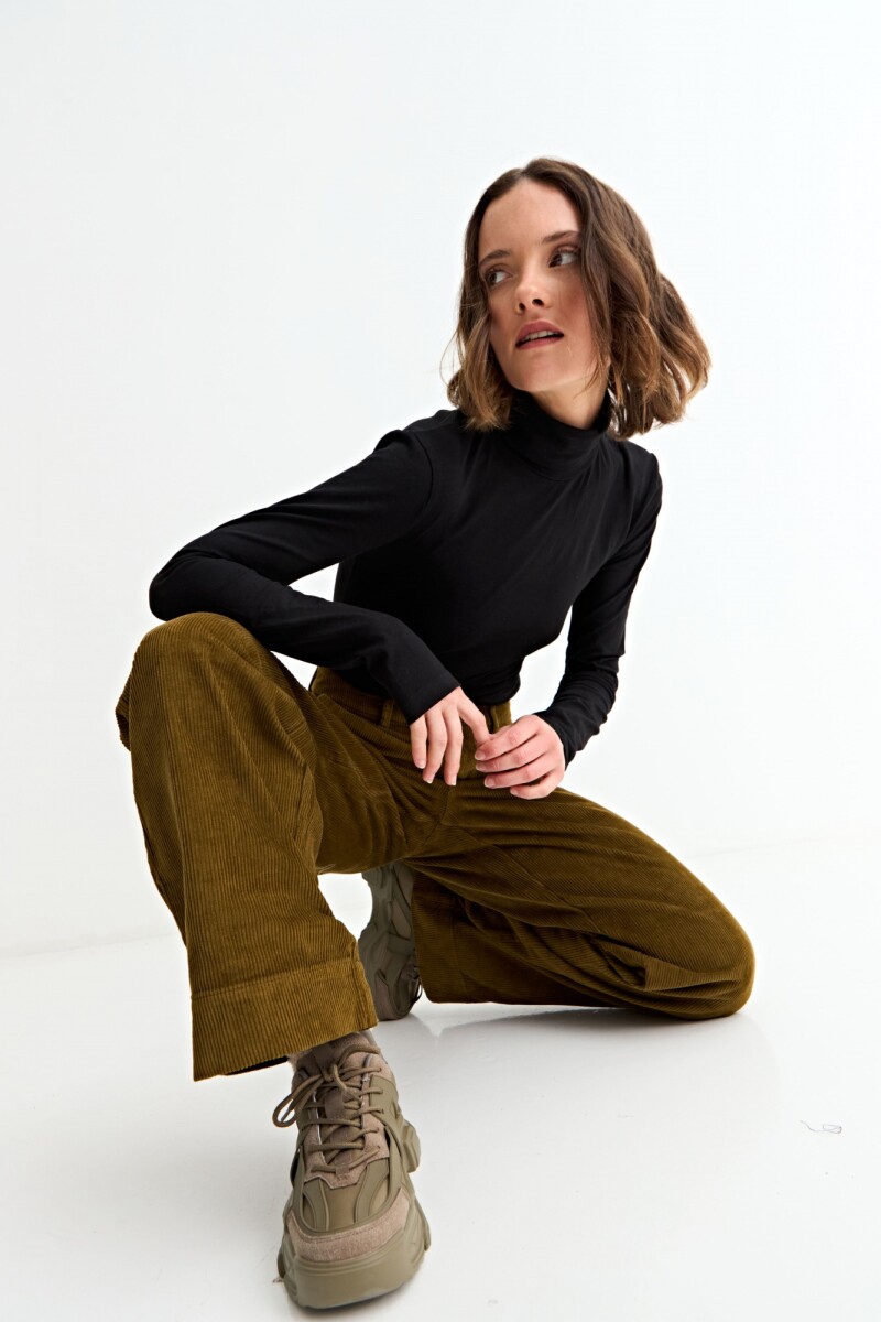 Remera cuello polera m/l básica - Negro 