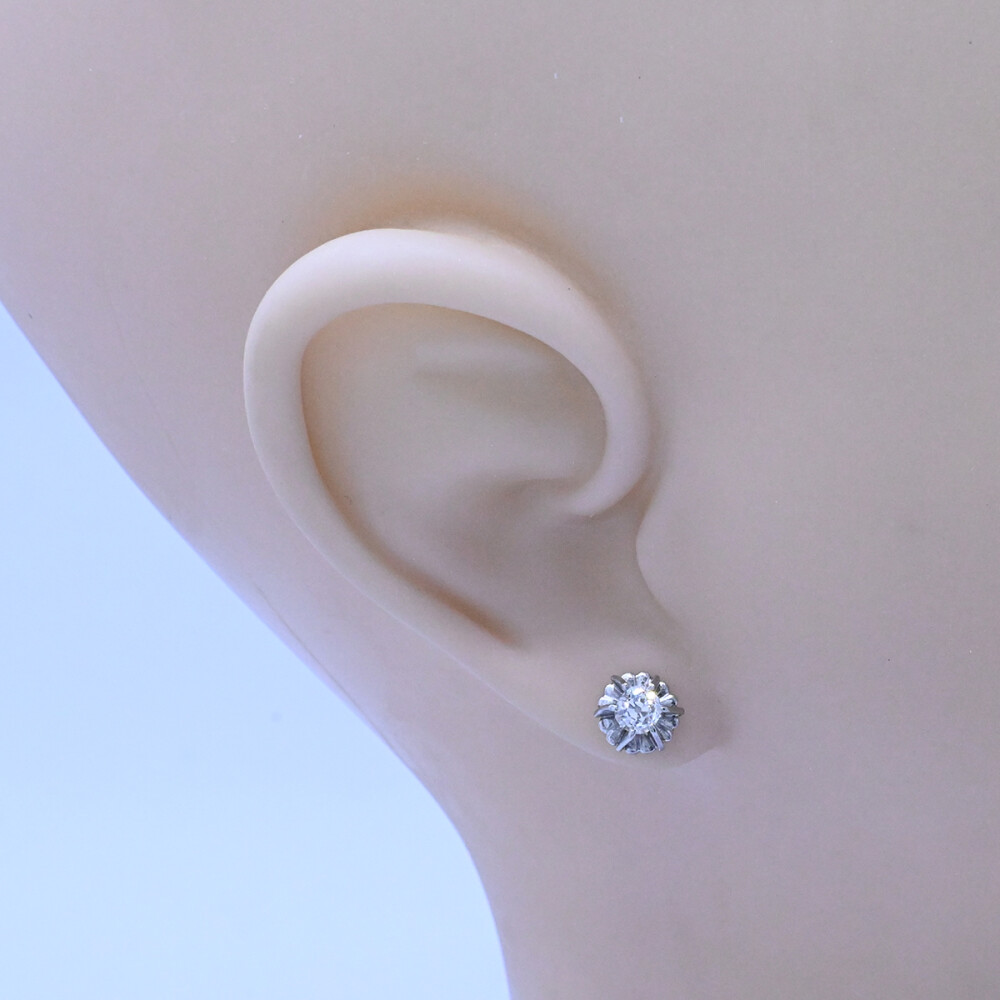 Caravanas oro 18k antiguas en 2 tonos con brillantes. Caravanas oro 18k antiguas en 2 tonos con brillantes.