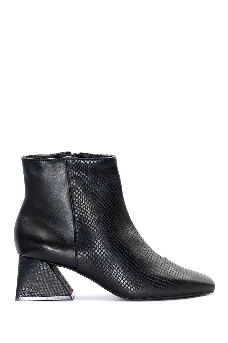 Bota Cuero Combinado Croco Taco y Punta Cuadrada - Negro 