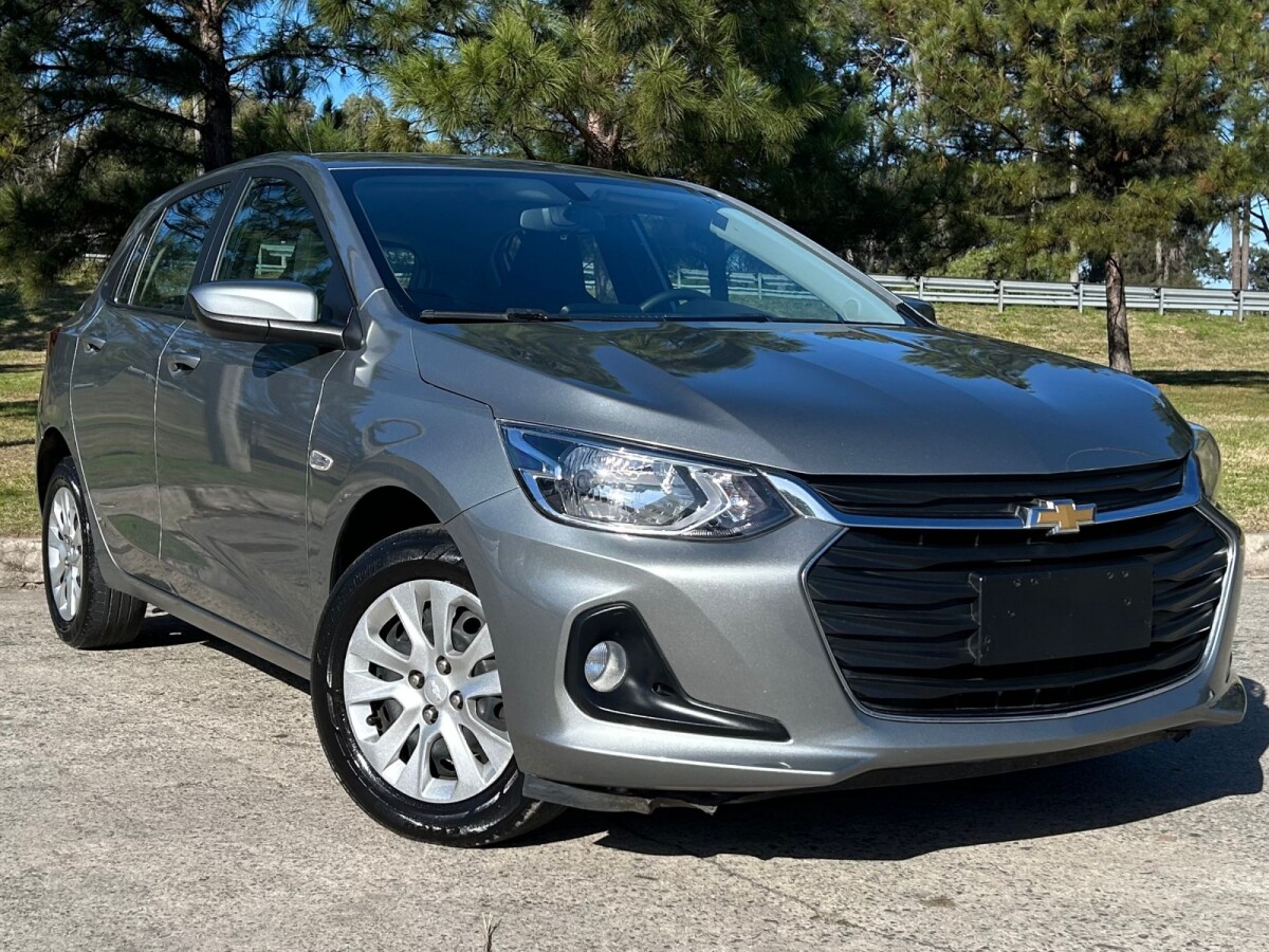 Chevrolet Onix LT 1.0 Extra Full 2024 (Descuenta IVA) Chevrolet Onix LT 1.0 Extra Full 2024 (Descuenta IVA)
