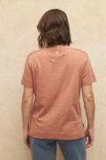 REMERA DINAMARCA Canela