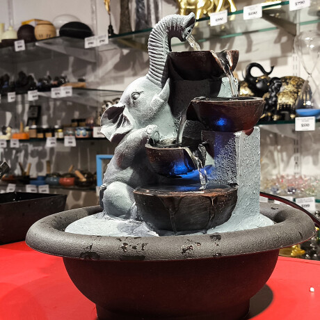 Fuente De Agua Elefante Gris Fuente De Agua Elefante Gris