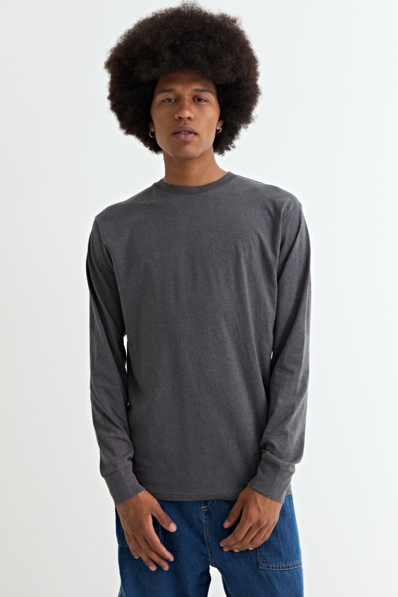 Remera cuello redondo GRIS