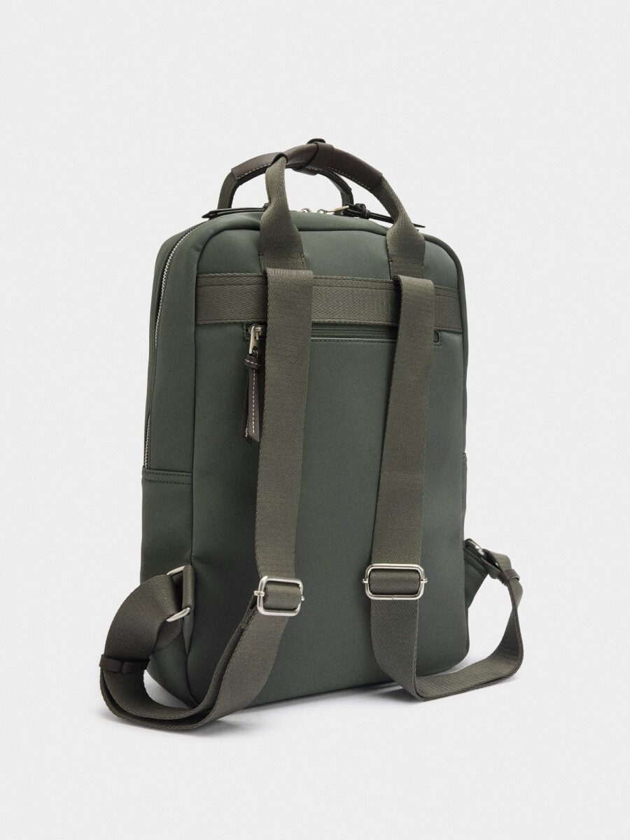 Mochila Para Portátil De 15" Efecto Nylon caqui