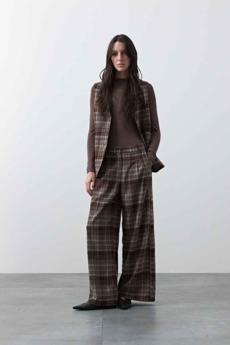 POLERA SELVA Marrón oscuro