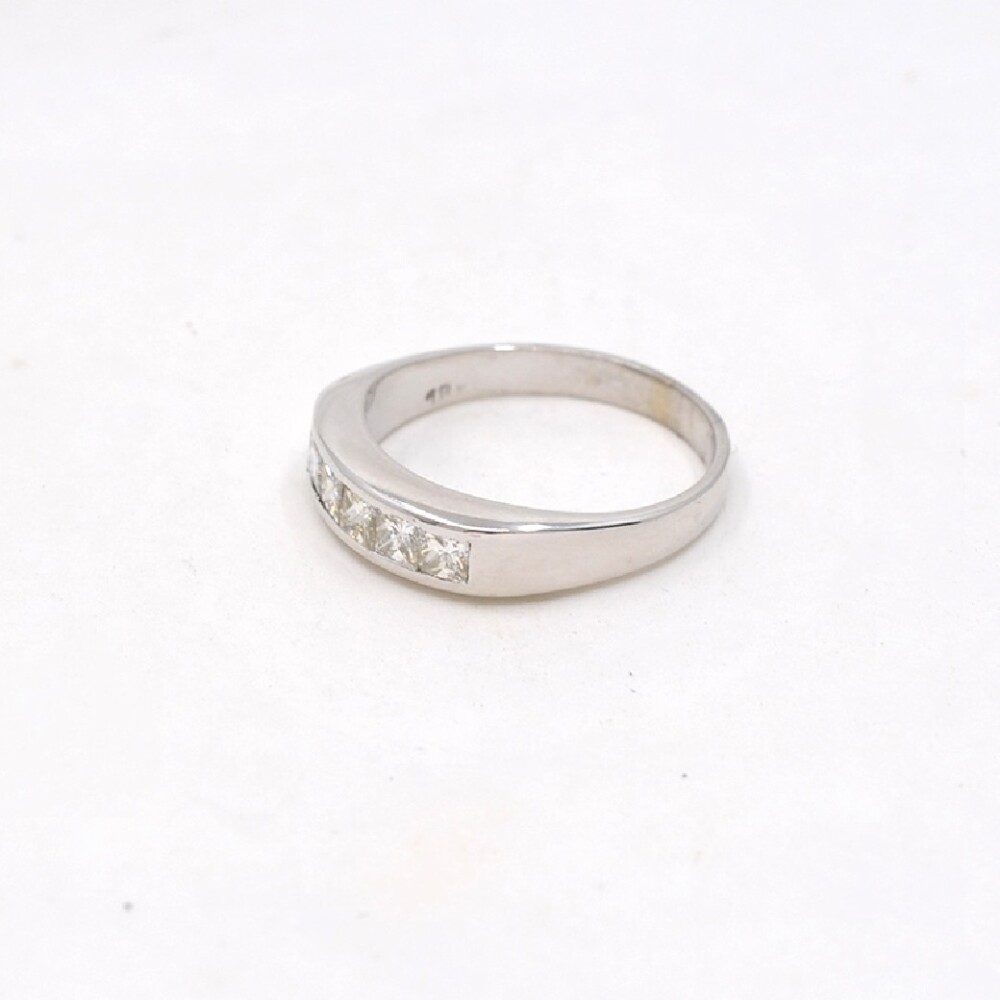 Anillo En Oro 18K Con Brillantes Corte Princesa Anillo En Oro 18K Con Brillantes Corte Princesa