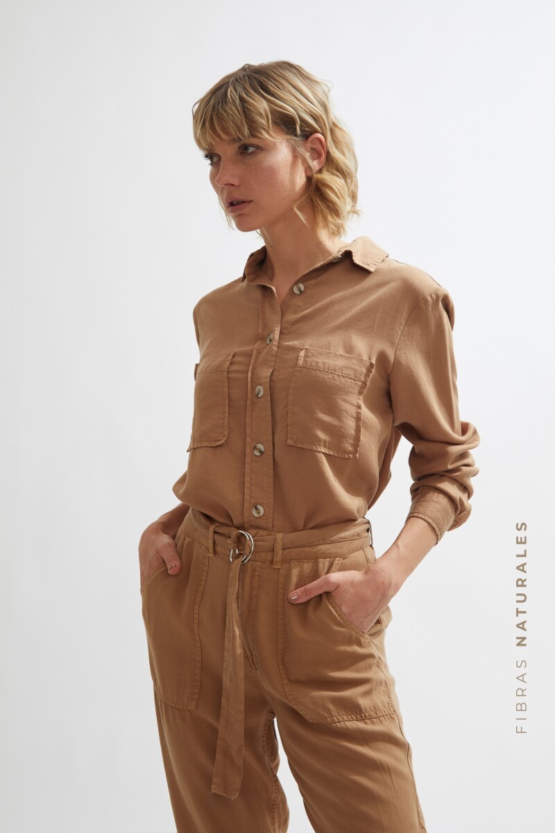 Pantalón de lyocell con cinto tostado