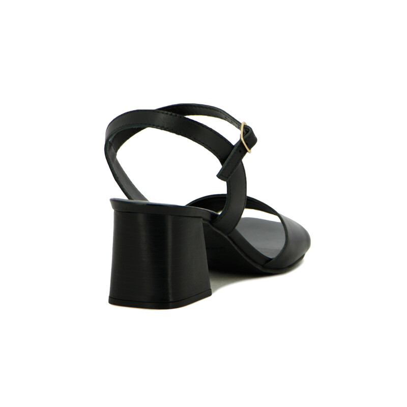Darkness Sandalia Casual Capellada Cuero Suela Sintetica Taco Bajo Negro