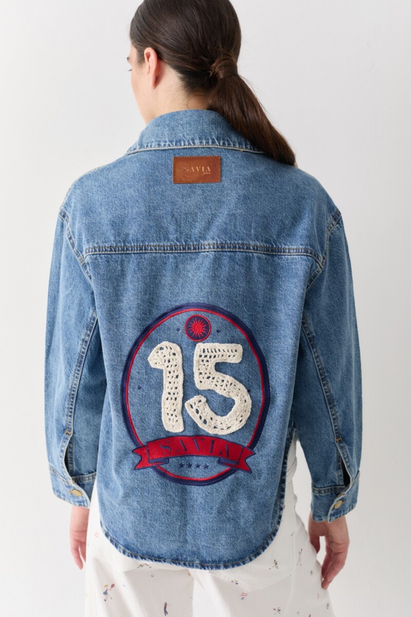 CAMPERA ESCUDO Celeste Con Rojo