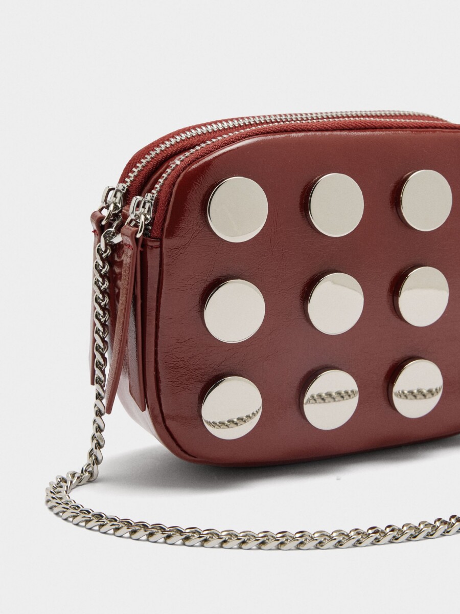 Bolso Bandolera Con Detalles Metálicos rojo