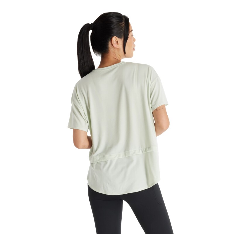 Remera New Balance de Dama - DRAPEY OVERSIZED - WT43210NUM NATURALM