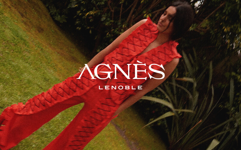 Holding- Agnes- HomeTercio1