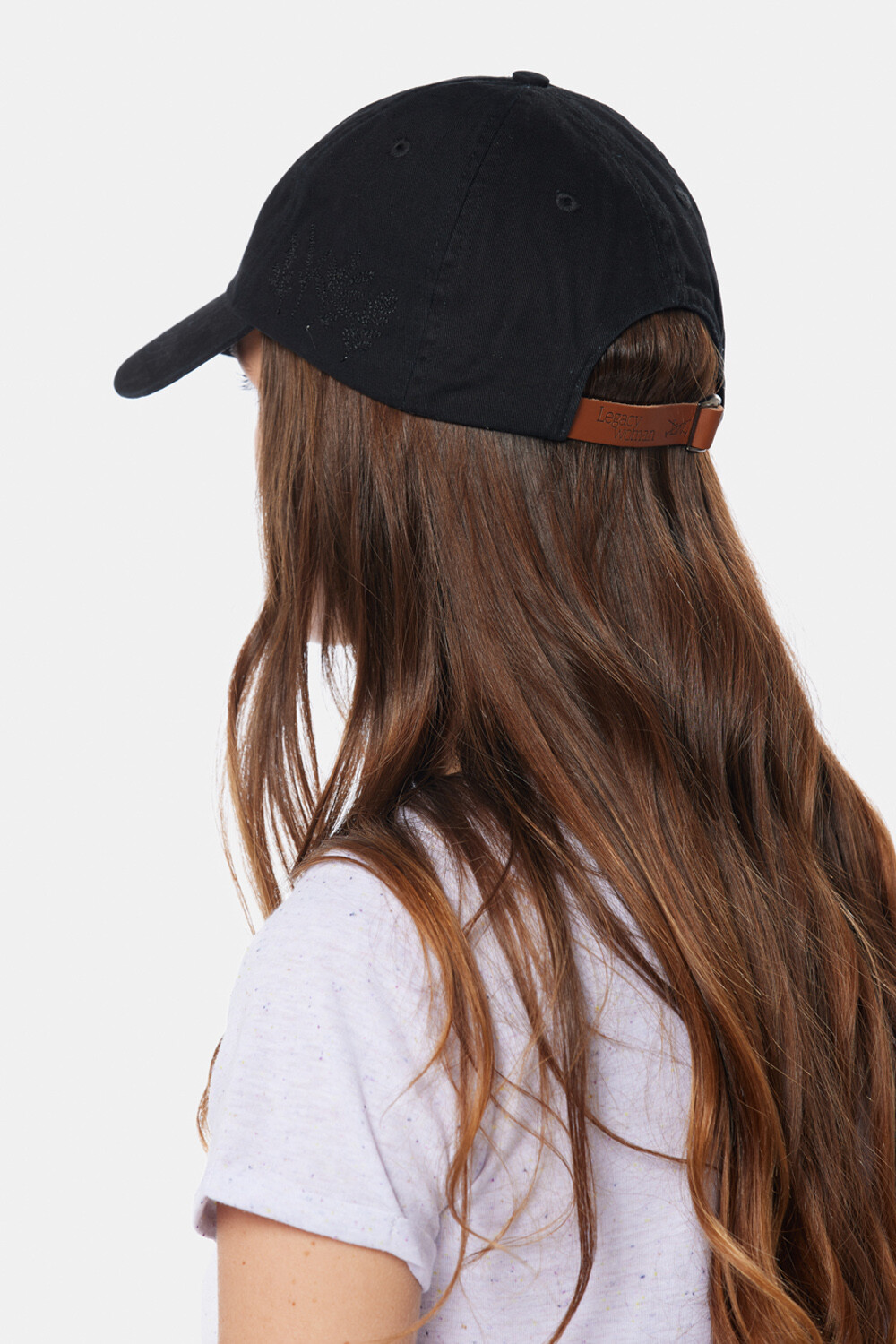 GORRO CON LOGO BORDADO Negro