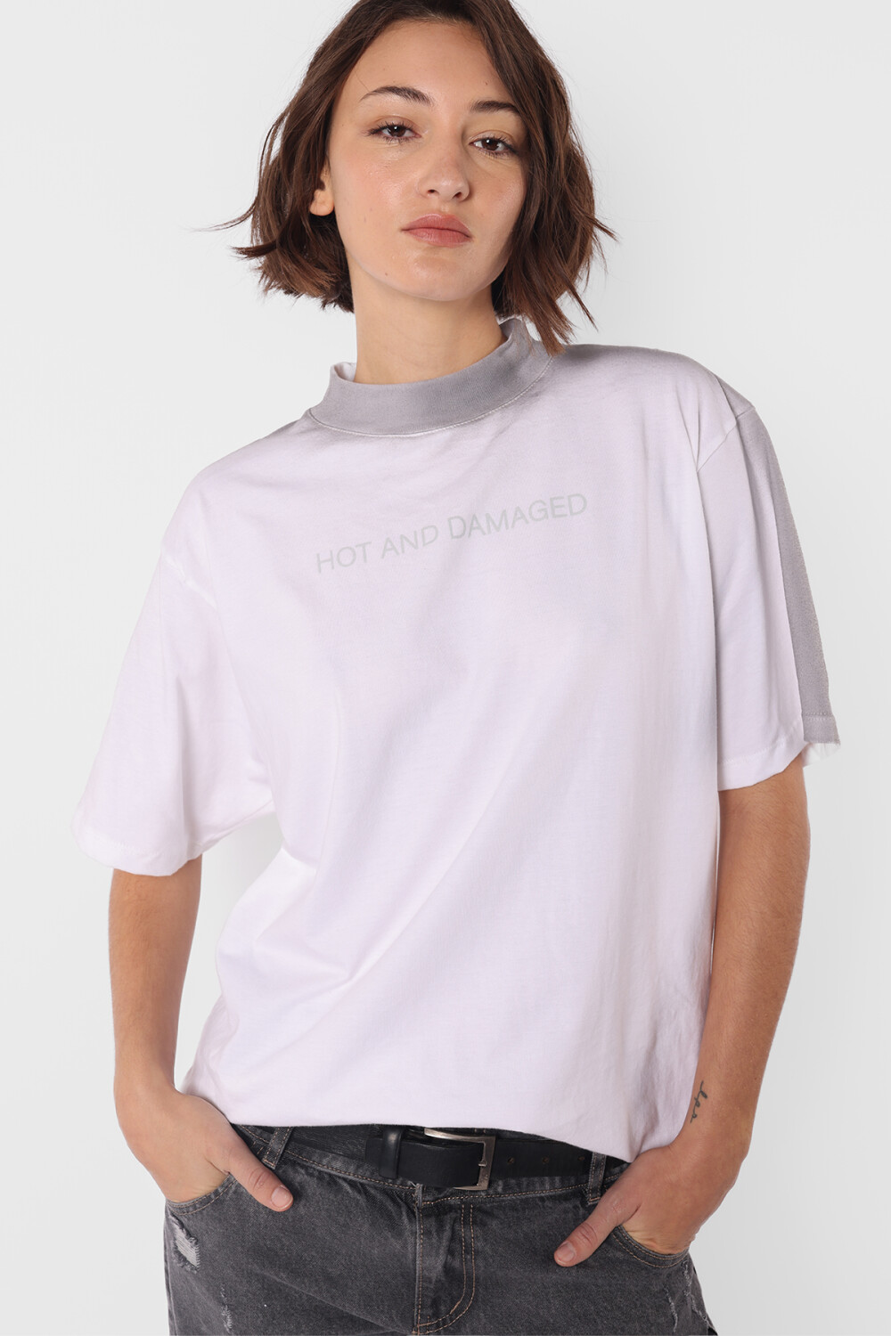 Remera Damaged Gris