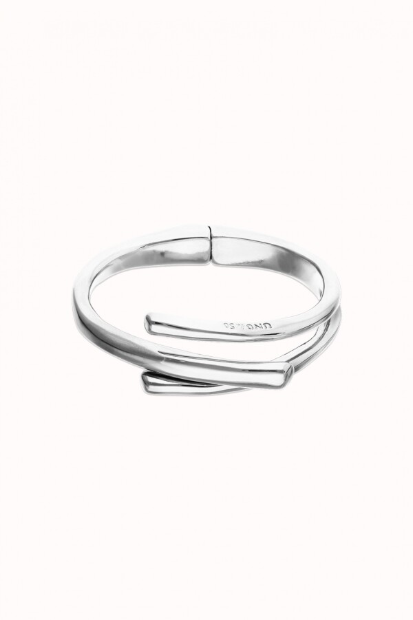 PULSERA DE ALEACIÓN DE METALES BAÑADA EN PLATA DE LEY CON FORMA DE TUBOS Pulsera