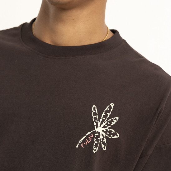 Remera Pulau Flowers Negro