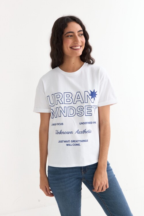 Remera m/c estampada colección Urbana BLANCO