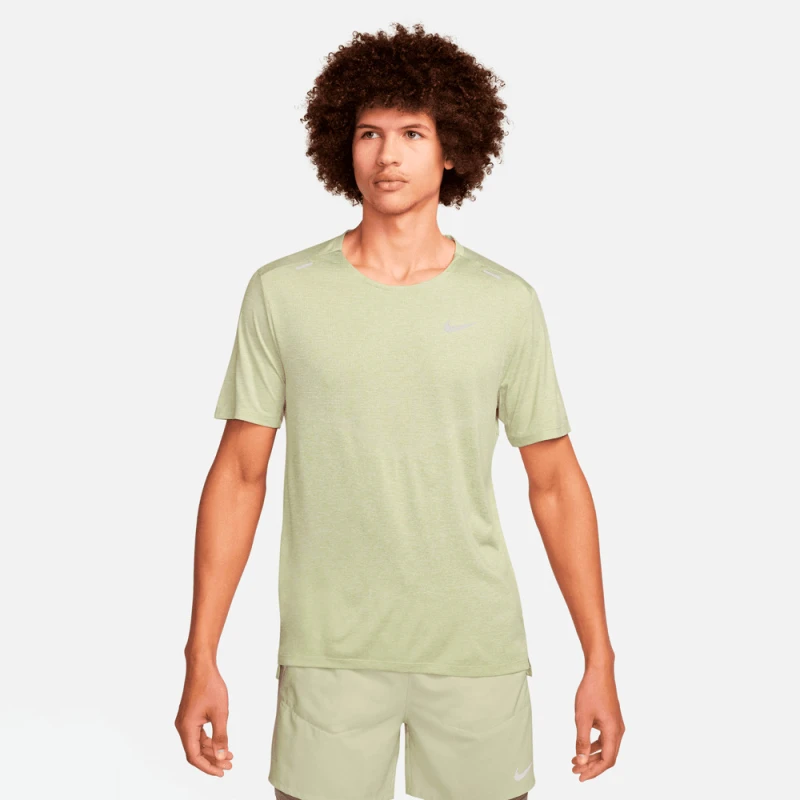 Remera Nike Dri-Fit Rise 365 de Hombre Verde