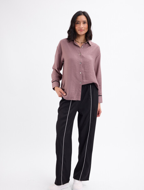 Camisa con vivos malva