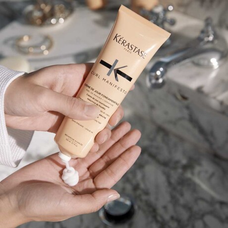 Crema de Peinar Kerastase Curl Menifesto 150ml Crema de Peinar Kerastase Curl Menifesto 150ml