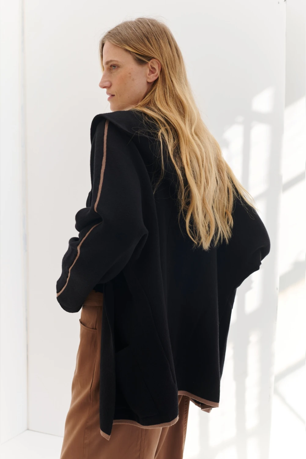SACO CAPUCHA negro talle unico