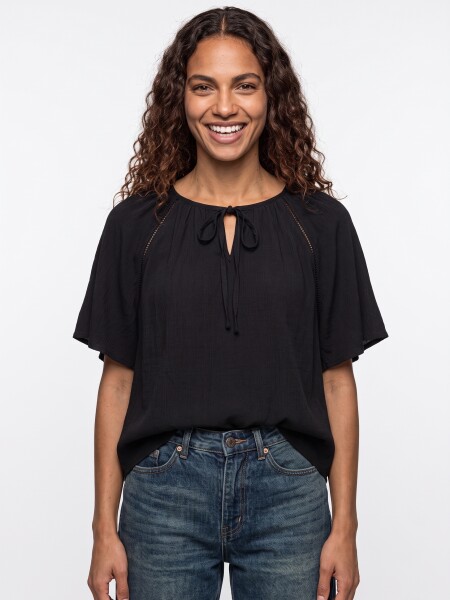 BLUSA VANGARD NEGRO.