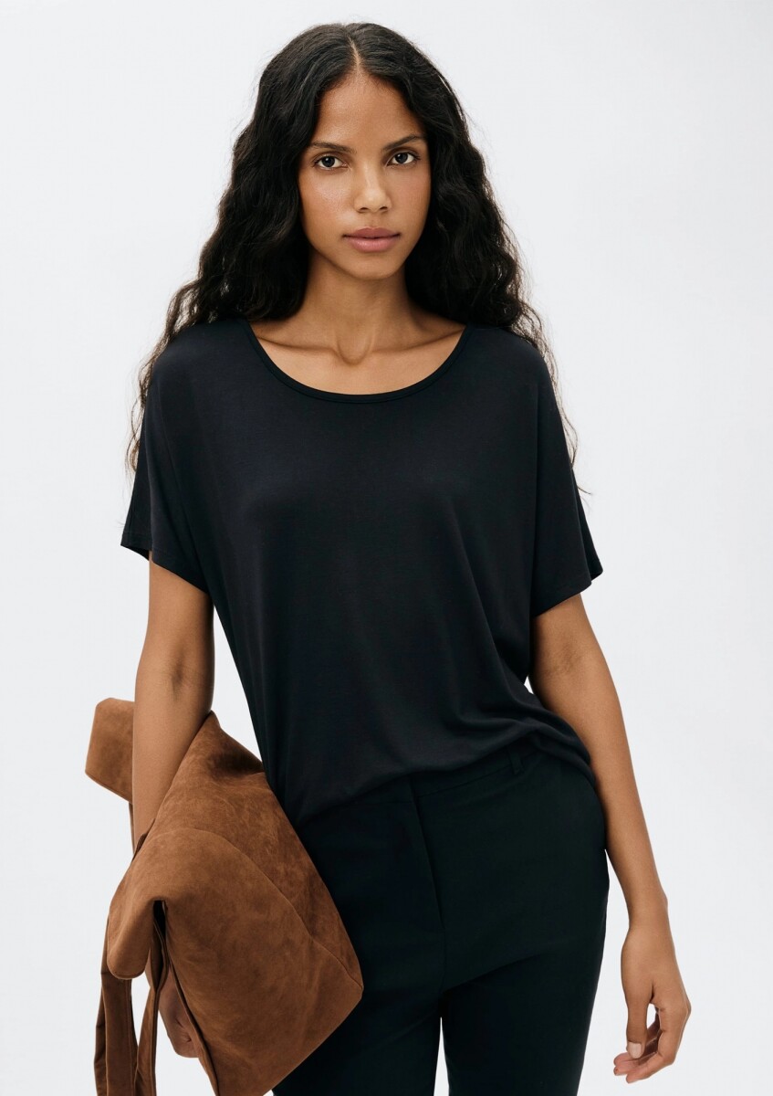 BLUSA BÁSICA MANGA CORTA - NEGRO 