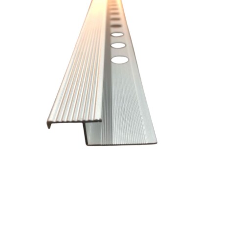 Perfil Para Escalon En Aluminio Antideslizante 26.7mm 2.5mts Cromo Mate Perfil Para Escalon En Aluminio Antideslizante 26.7mm 2.5mts Cromo Mate