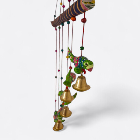 Campana de Viento Oriental Loro