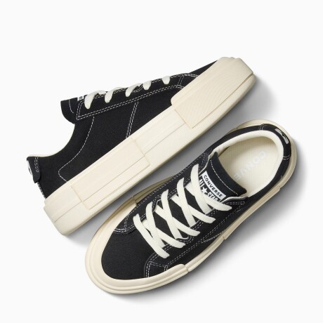 Championes de Mujer Converse Cruise Low Top Negro - Blanco