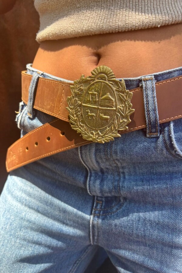 Simple Escudo Belt Camel / Dorado