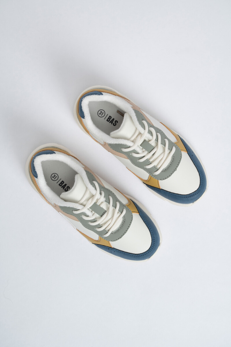 Zapatilla acordonada con cortes Beige