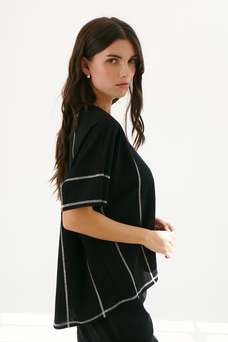 REMERA MACA NEGRO