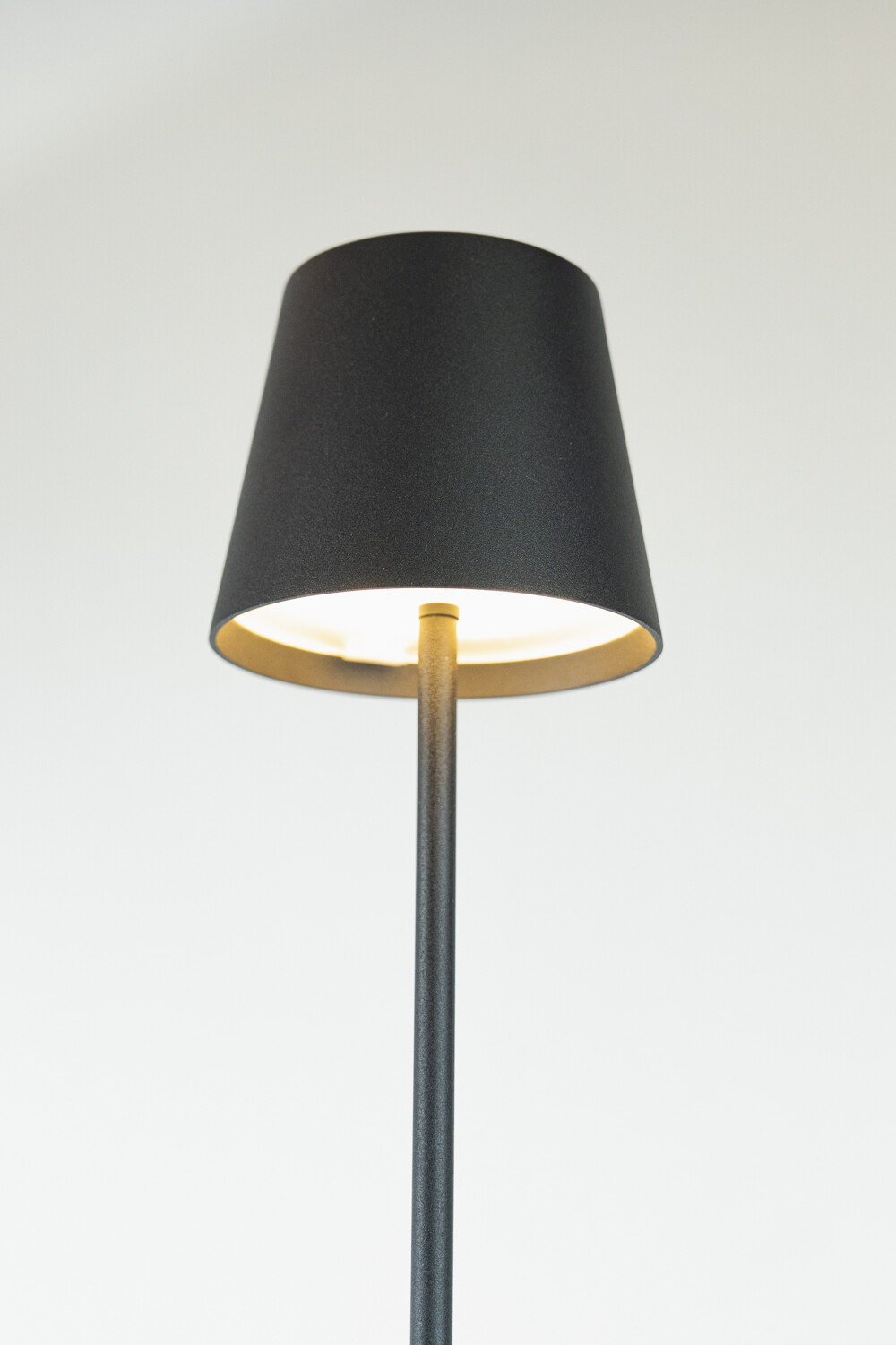 Lampara De Pie Clermont Negro