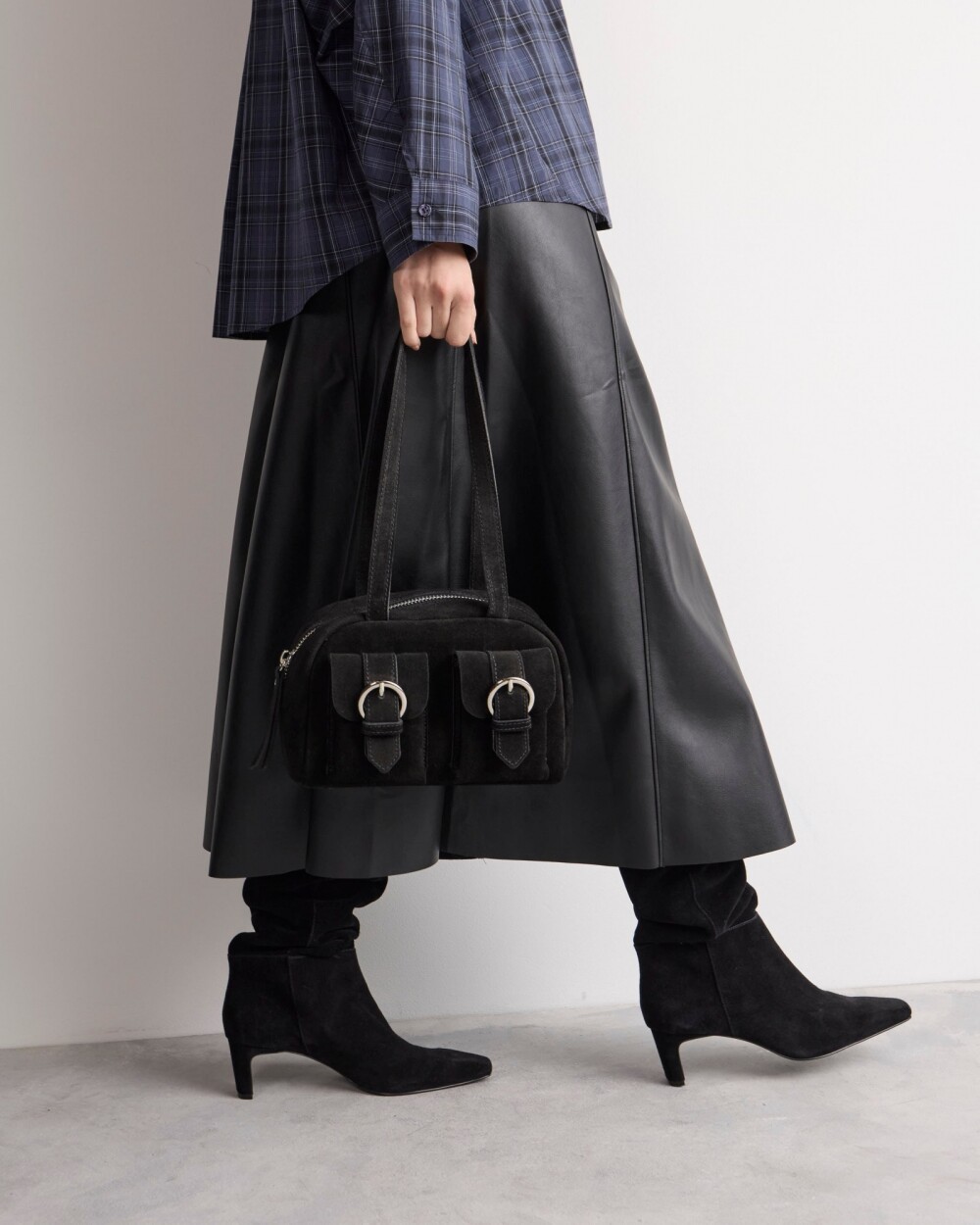 Cartera al hombro Indie en cuero gamuza Negro