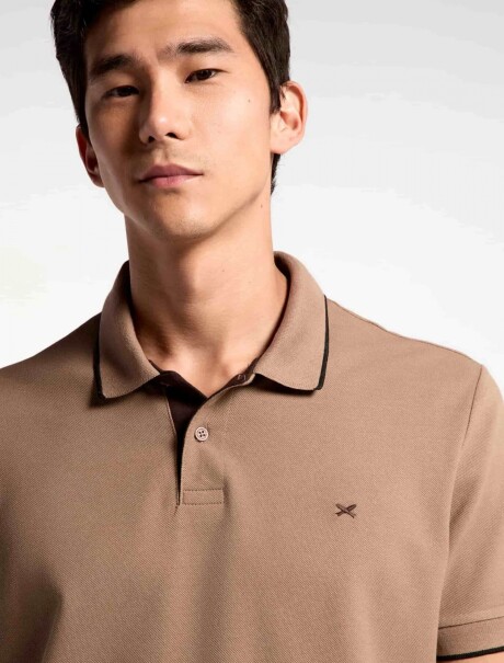 CAMISA DE CUELLO CON BORDADO BEIGE
