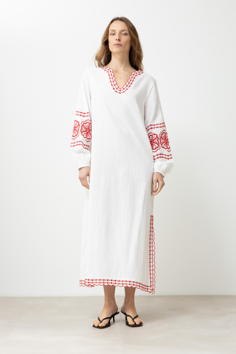 Túnica larga con bordados crudo