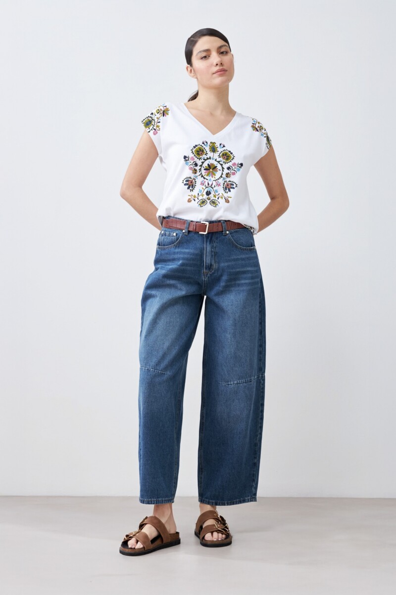 Remera escote en V estampada blanco