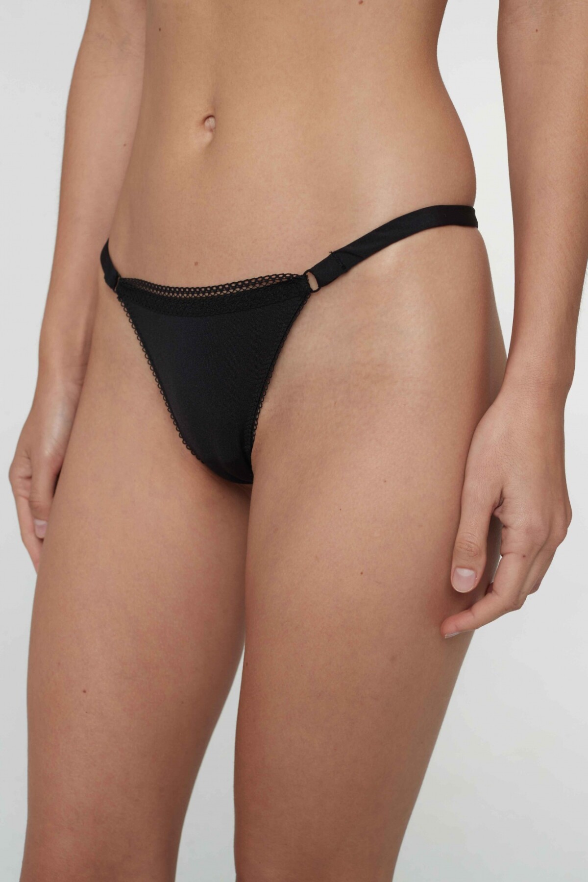 Colaless Matilde Negro