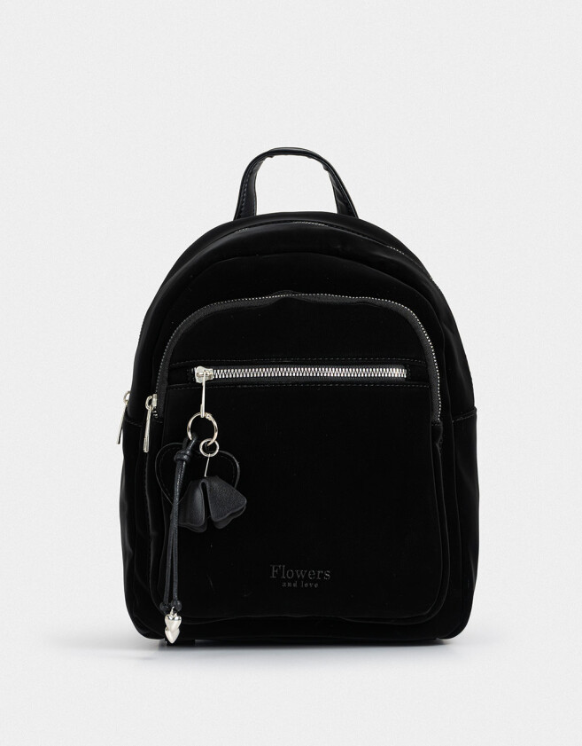 Mochilas Urbanas Mochila De Cuerina Con Charm - Negro