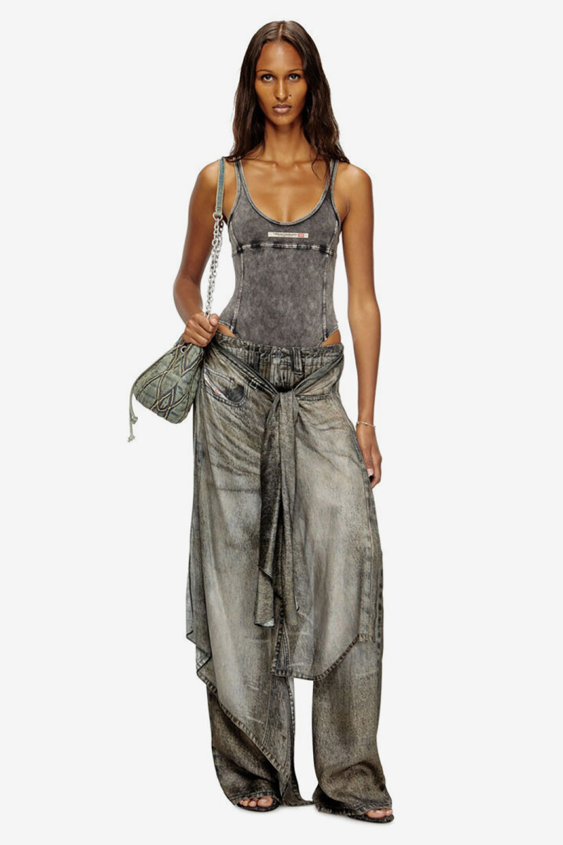 PHOEBE-DNM UW BODY Negro