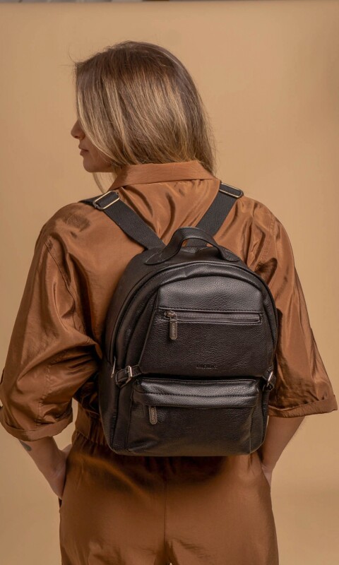 MOCHILA GERANIO NEGRO